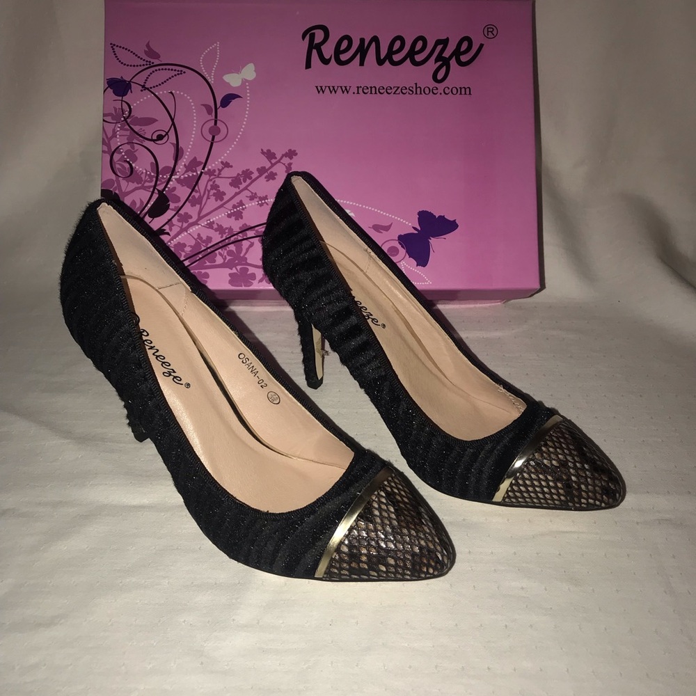 Beautiful Women’s Reneeze Black Heels/ Pumps Size 7.5 - New in Box